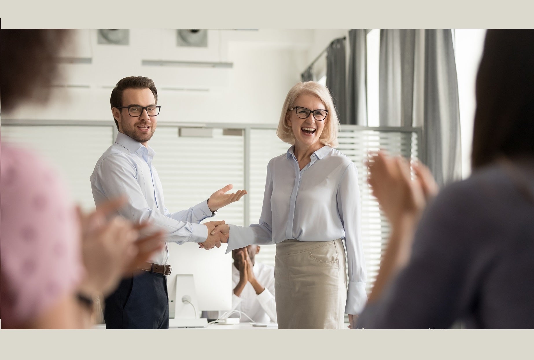 The Secret of Giving Compliments That Brightens Another Person's Day