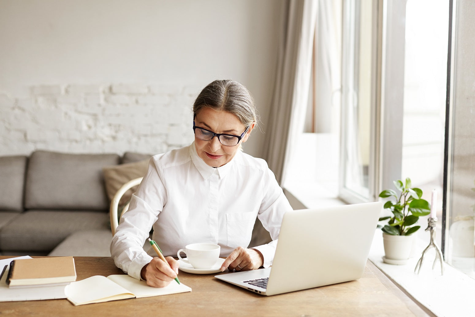 Someone Making A Routine 5 Steps to Creating a Routine That'll Simplify Your Life - FarmHaven